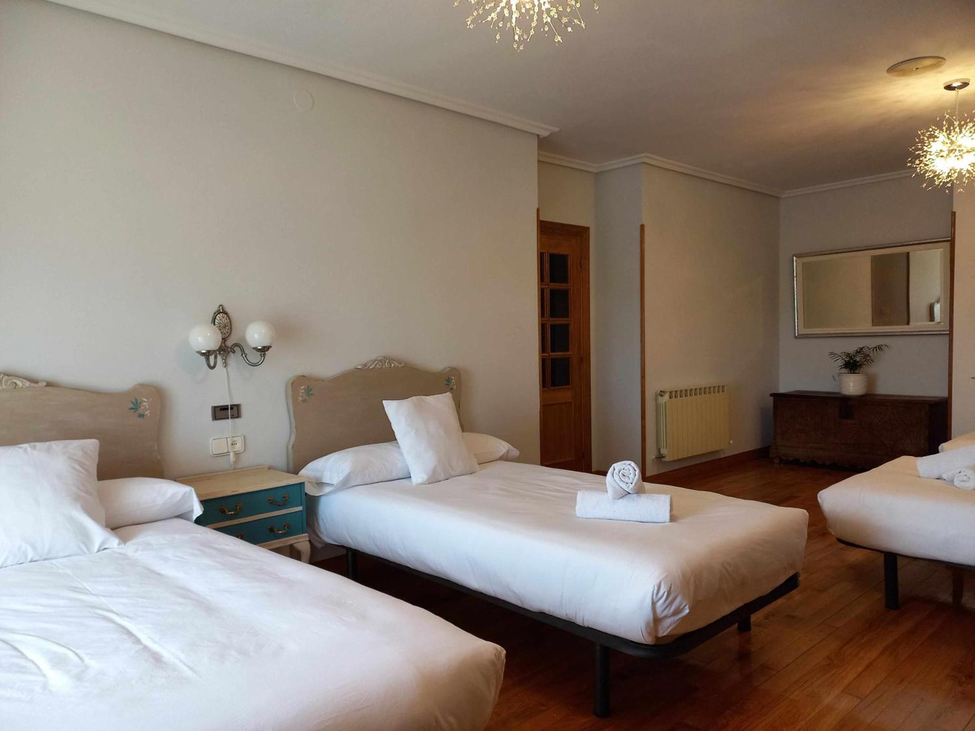 Casa Albaitar Con Piscina Y Sala De Juegos Azcona Esterno foto